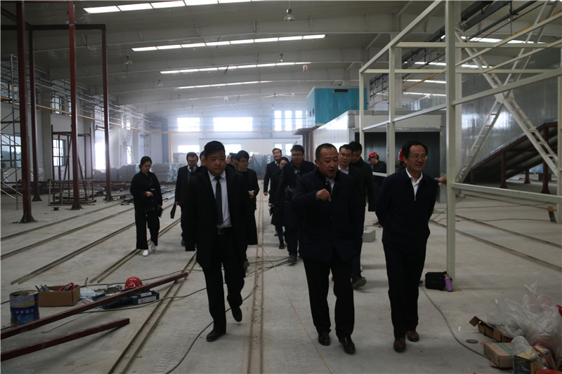 兰州市委常委、新区党工委书记杨建忠参观考察工贸集团三厂建设情况