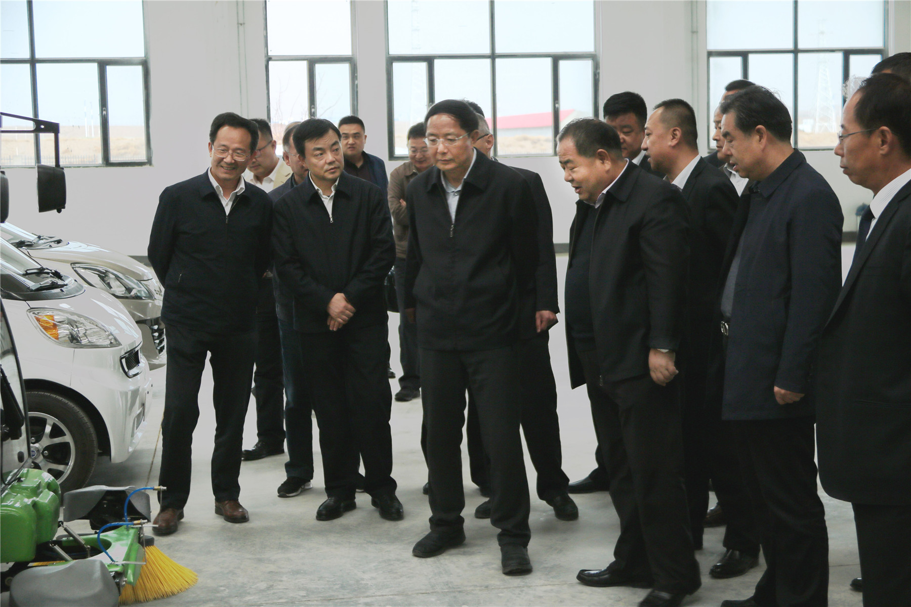 甘肃省政协主席、党组书记欧阳坚一行莅临兰州新区“拉斯维加斯游戏3499伊士顿电梯”厂、 “拉斯维加斯游戏3499新能源汽车”厂参观考察！