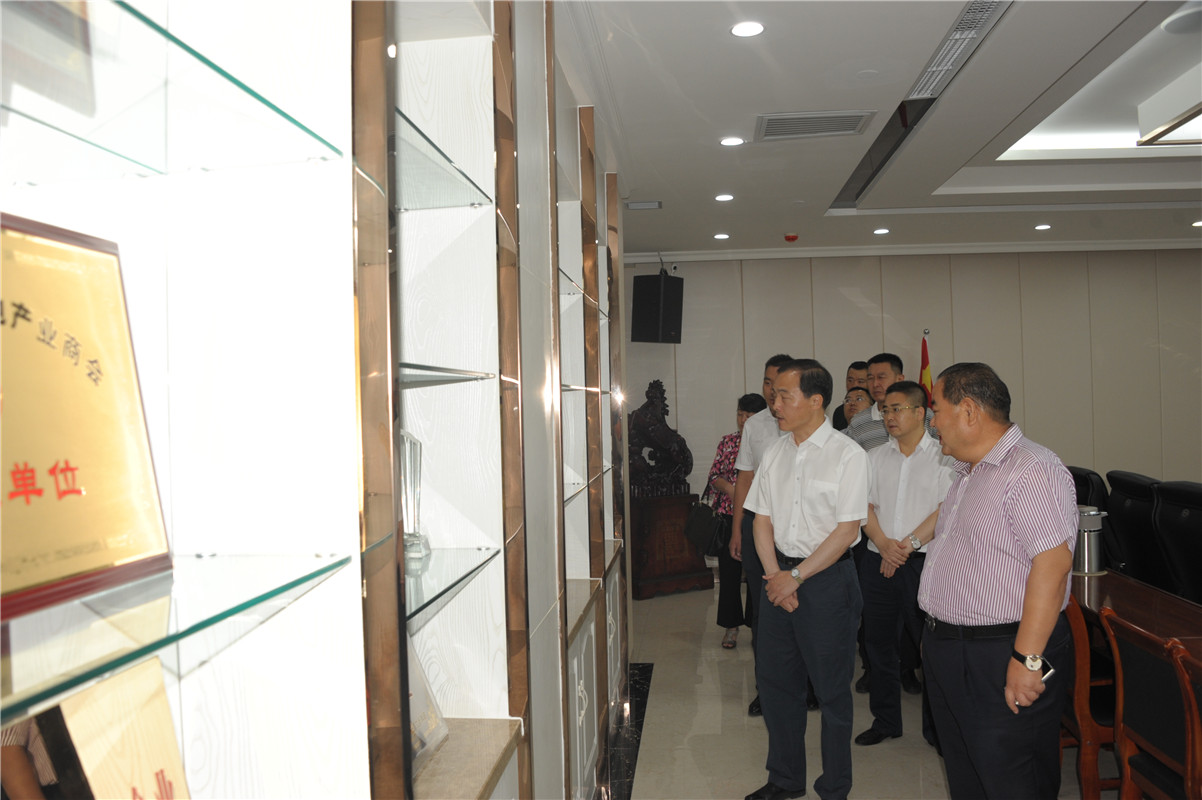 甘肃省委常委、副省长周学文一行莅临兰州拉斯维加斯游戏3499集团考察调研